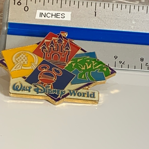 Vintage WDW Disney Official Pin Trading 2000, Celebrate the Future Hand in Hand - Picture 4 of 4